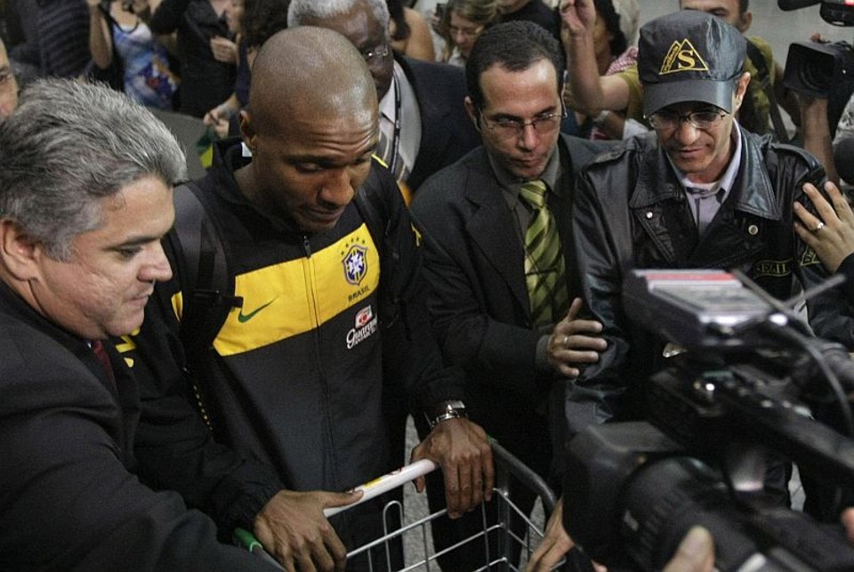 Já veterano, Gilberto não admite despedida da seleção | Bruno Domingos / Reuters