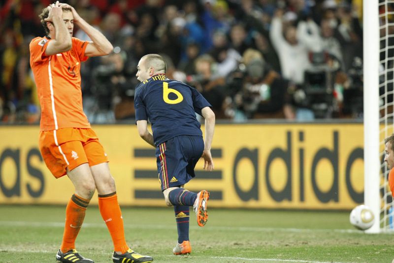Com gol no 2º tempo da prorrogação, o meia espanhol garantiu o título inédito à Espanha. | Valterci Santos/ Gazeta do Povo enviado especial