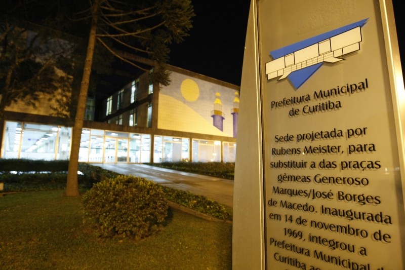 Sede da prefeitura de Curitiba: município nega que o ICS passe por dificuldades financeiras | Daniel Castellano/ Gazeta do Povo