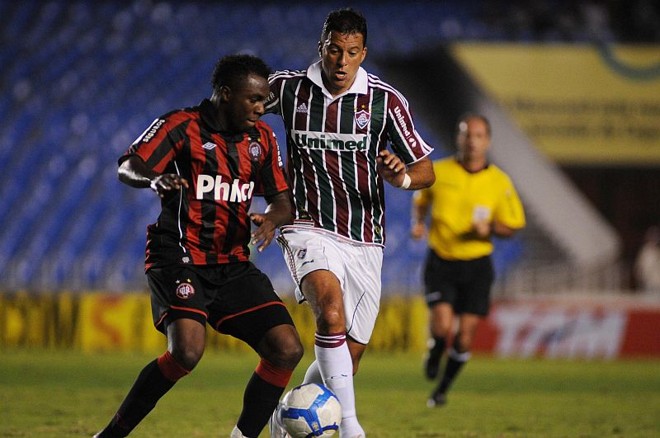 Washington disputa lance com Manoel: atacante foi destaque do Flu na partida | 