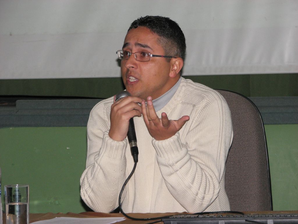 É interessante observar que, pela forte presença da imigração no Paraná, acabamos não dando tanta importância para a escravidão no estado. Olha-se para Curitiba como se fosse a matriz explicadora da escravidão no Paraná, o que não é verdade. Nos Campos Gerais isto é mais forte, principalmente em Palmeira e Castro |