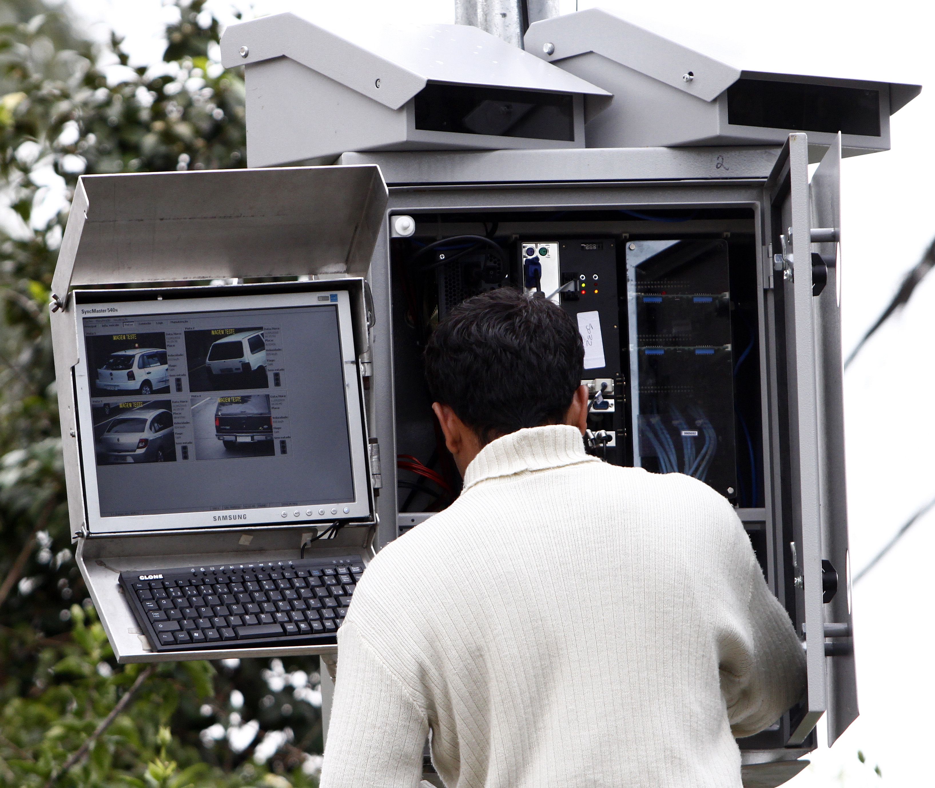 Radares começaram a ser instalados em abril | Daniel Derevecki / Agência de Notícias Gazeta do Povo.