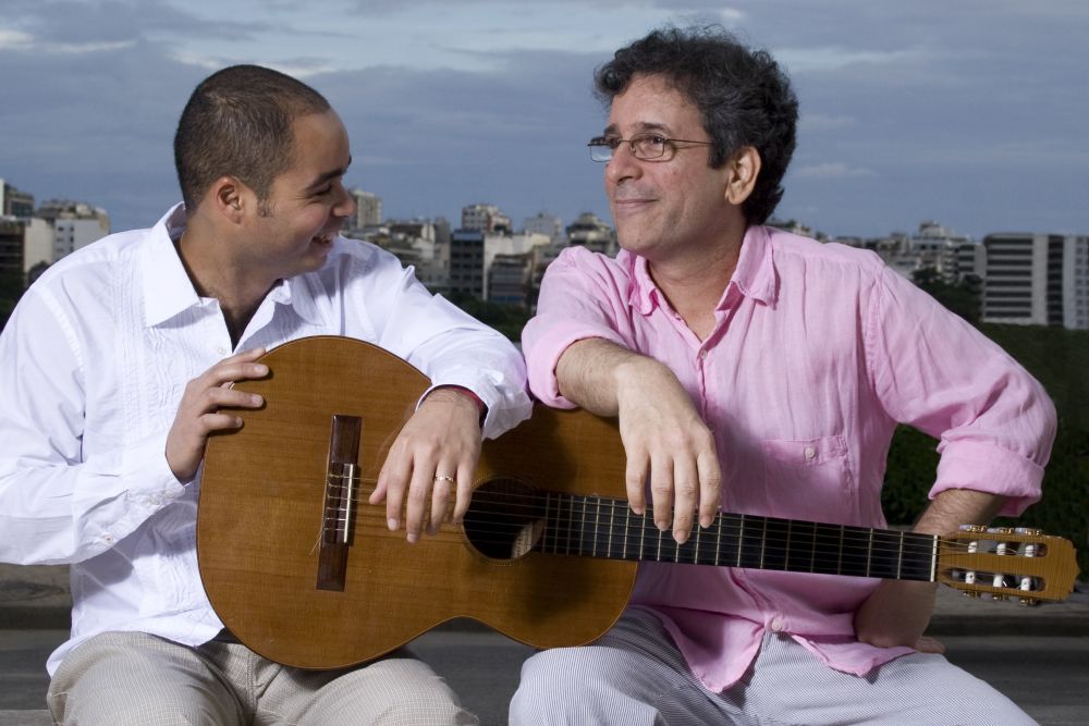 Philippe Baden Powell (à esq.) e Mario Adnet: dupla foi responsável por um dos melhores discos instrumentais de 2009, que resgatou os afrossambas e deu a eles um colorido jazzístico | Divulgação