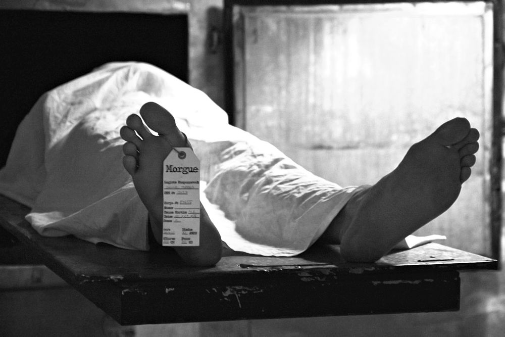 O necrotério é o cenário principal do longa-metragem de estreia do diretor curitibano Paulo Biscaia Filho | Divulgação