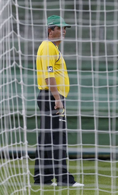 Ney Franco: Nossa equipe está bem, e ter o apoio do torcedor sempre ajuda. | Daniel Castellano/ Gazeta do Povo