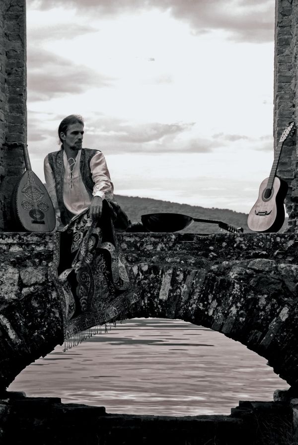 Fernando Deghi e sua viola: relação de 20 anos já resultou em três discos. O quarto será gravado em Curitiba | Divulgação