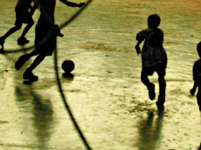 Jholy Walancy Xavier: silhuetas contra a luz |