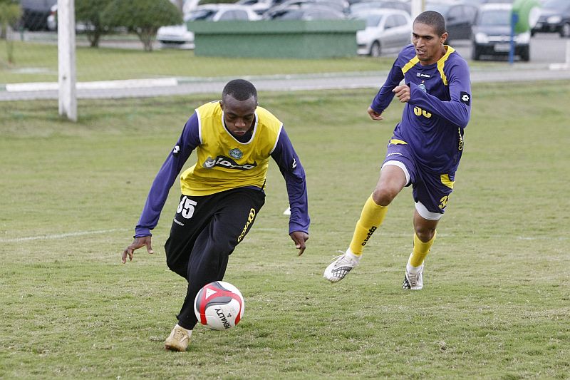 Ao lado de Rafinha e Enrico, Geraldo é a aposta para se aproximar de Betinho | Antônio More/ Gazeta do Povo