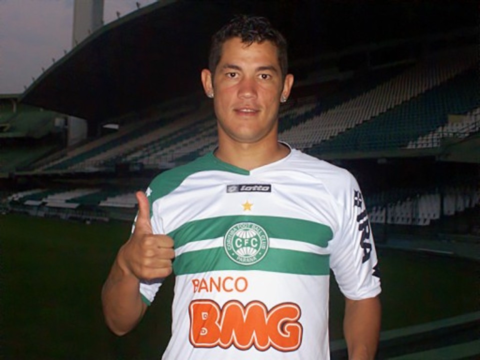 Betinho é atacante e foi contratado para reforçar o Coxa até o fim do ano | Divulgação / Coritiba