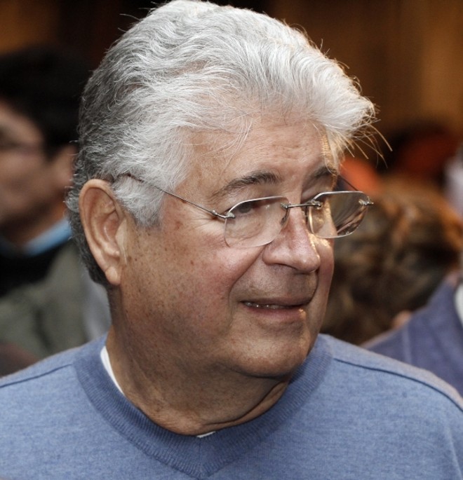 Hoje, Requião é candidato ao Senado e pede voto para o candidato Osmar Dias ao governo do estado. O PMDB do ex-governador fez uma aliança com o PDT de Osmar e com o PT do presidente Lula. Escute o áudio completo da entrevista de Requião em www.gazetadopovo.com.br/blog/conexaobrasilia |