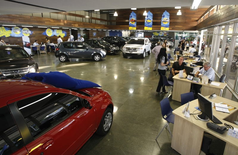 Concessionária de Curitiba: insumos têm pressionado preço final dos automóveis | Rodolfo Bührer/Arquivo/ Gazeta do Povo