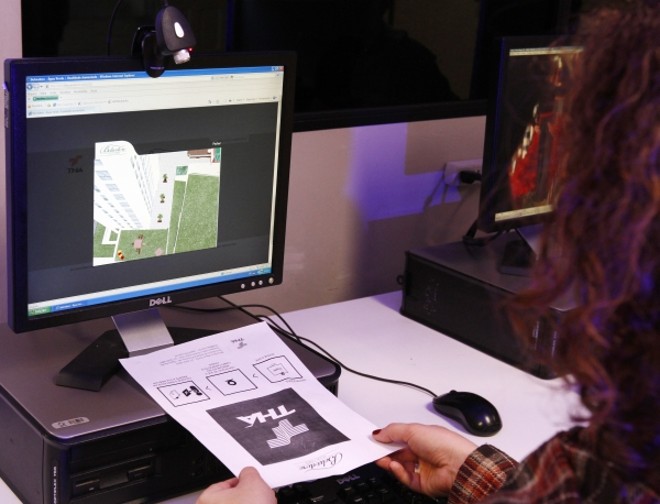 Marcador com o símbolo da Thá e webcam dão acesso à imagem do empreendimento |