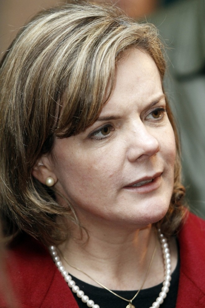 Gleisi, de acordo com o Vox Populi, segue na cola de Requião com 33% |