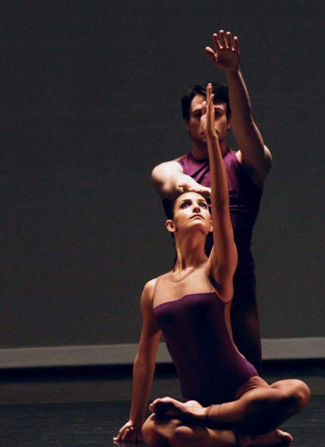 Bailarinos se acostumaram à presença da equipe do documentário, que filmou diariamente, durante um mês, os ensaios do espetáculo Polígono |