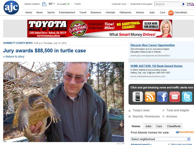 Steve Santhuff com uma de suas tartarugas | Reprodução/AJC