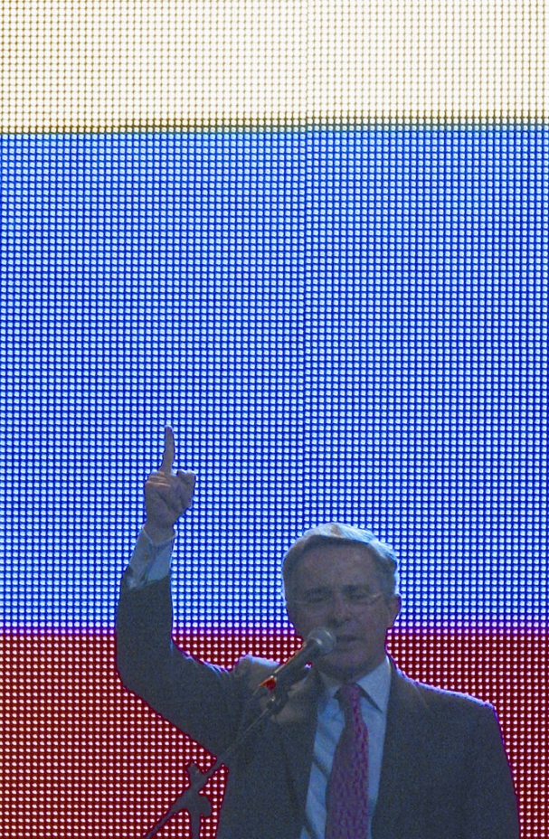 Álvaro Uribe: pedido de ajuda a outros países para intermediar o diálogo com Caracas, entre eles a Espanha, Cuba e o Brasil | Fredy Amariles/Reuters