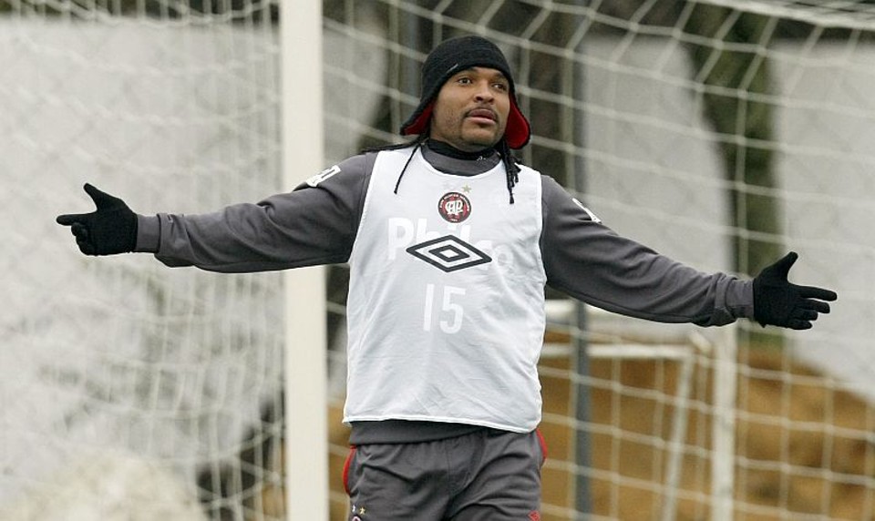 Claiton ainda não disputou partida oficial pelo Atlético após seu retorno ao clube em julho de 2009 | Valterci Santos / Agência de Notícias Gazeta do Povo