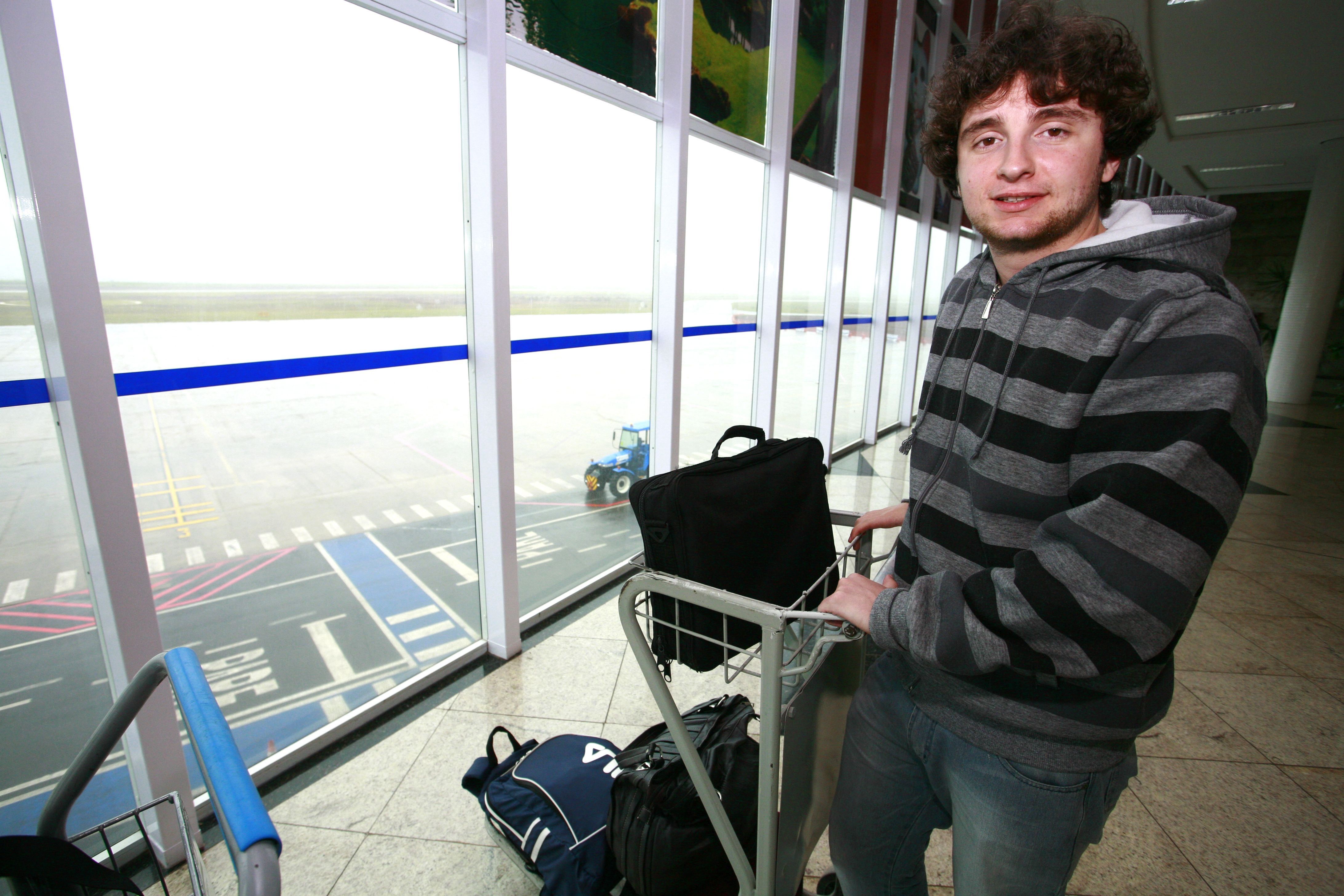 Sem conseguir embarcar para o Rio Grande do Sul, Rodrigo perdeu dois dias de aula | Ivan Amorin/Jornal de Maringá