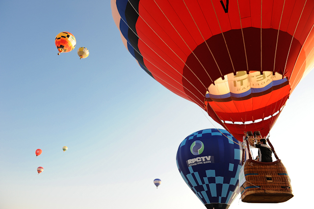 O céu de Maringá ficou colorido em agosto, quando a cidade sediou o 12º Campeonato Sul Brasileiro de Balonismo | Fábio Dias/Gazeta Maringá