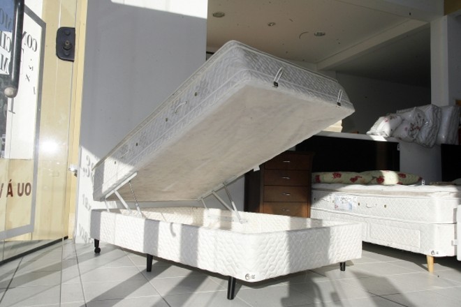 Conjunto box baú, em viscoelástico, da Exclusiva Castor. Preço sob consulta |