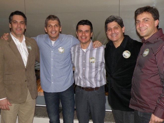 Renato Ramalho (financeiro), José Baggio (1º vice), Joaquim Miró (presidente), Gustavo Abagge (2º vice) e Rodrigo Ferreira (administrativo), integrantes da chapa de oposição