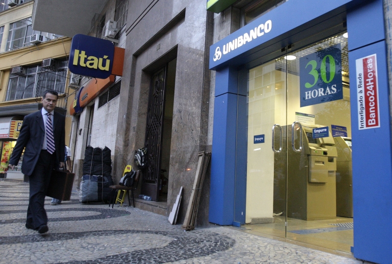 Desde março, cerca de 500 agências do Unibanco foram convertidas em unidades do Itaú em todo o Brasil | Sérgio Moraes/Reuters