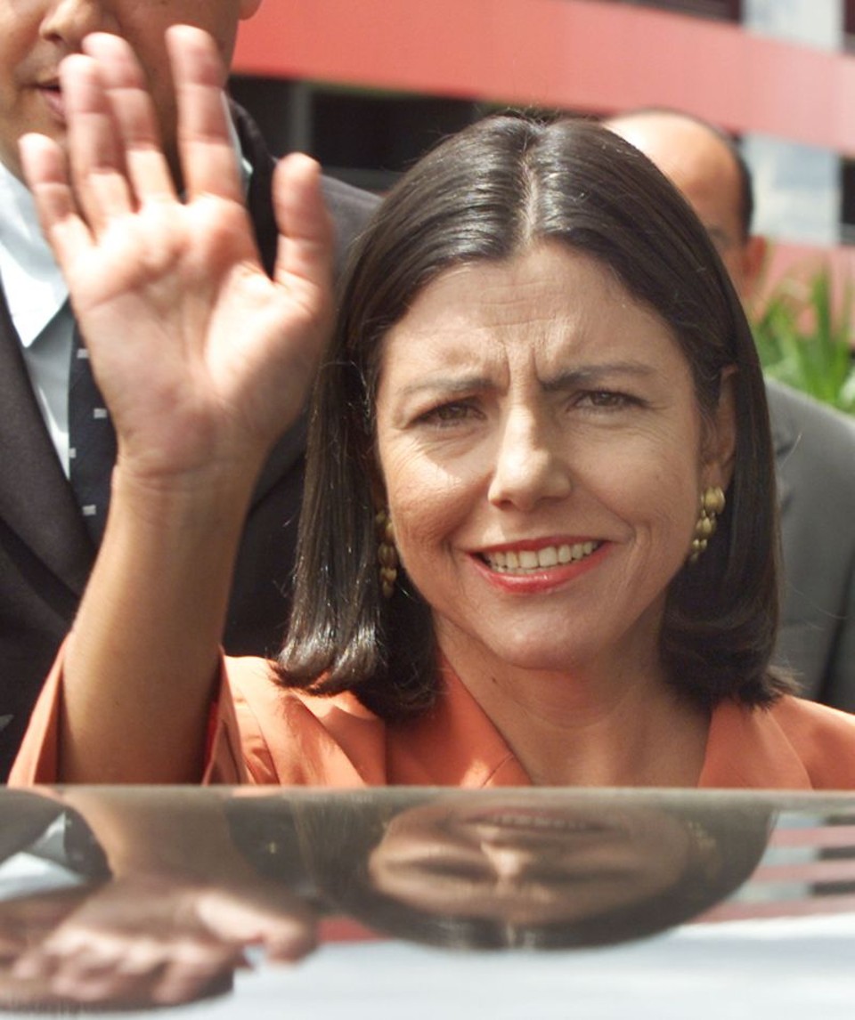 Roseana é suspeita de lavar R$ 4,5 milhões Roseana: É muito estranho que uma denúncia fantasiosa, de seis anos atrás, seja desenterrada agora que estamos em plena campanha eleitoral | Fábio Motta/AE