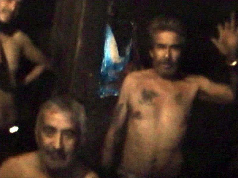 Vídeo de 5 minutos foi apresentado aos familiares de mineiros presos: aparência saudável tranquilizou | AFP