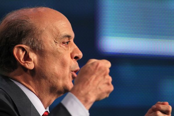 José Serra: candidato tucano intensificou as críticas ao governo Lula | Luiz Vieira/AFP