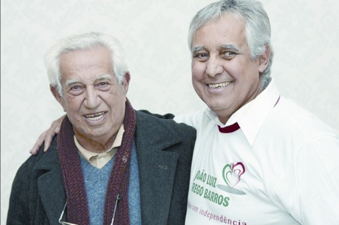 O promotor de justiça aposentado e ex-secretário da Educação Lauro Rego Barros foi prestigiar o filho João Luiz no jantar de lançamento da chapa Tradição com Independência, realizado no Restaurante Madalosso. A chapa concorre à direção do Clube Curitibano |