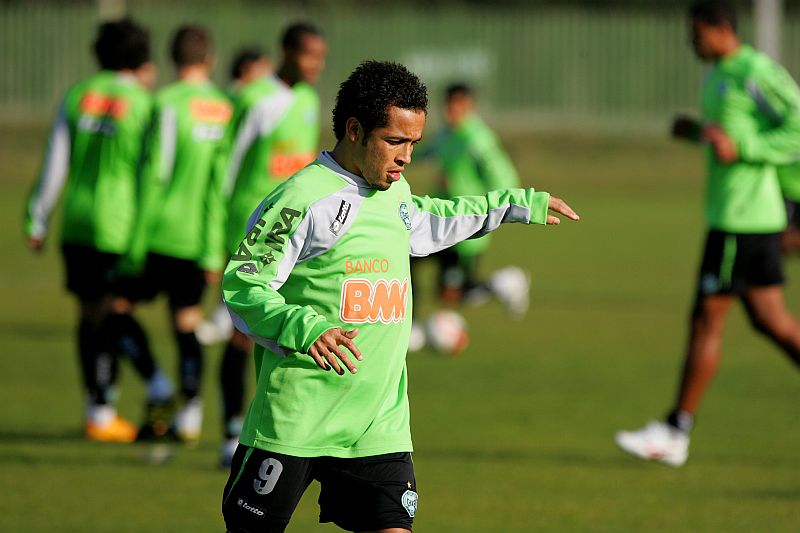 Rafinha fala em favoritismo e acredita que Coritiba deve manter a mesma linha de atuação contra o Ipatinga | Antonio More / Agência de Notícias Gazeta do Povo