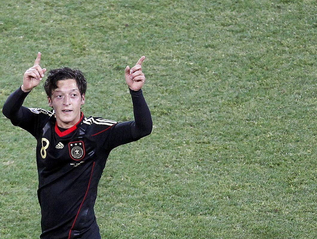Mesut Özil, que brilhou no Mundial da África do Sul, pode se transferir para o Barça | Kim Kyung Hoon/ AFP