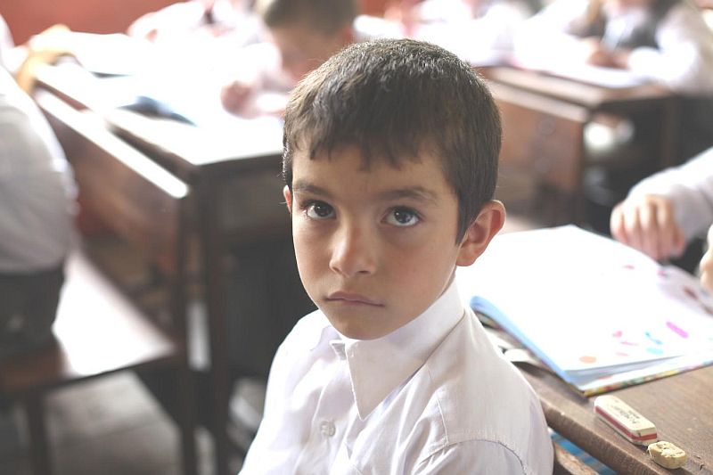 Yusuf é diagnosticado como disléxico em exame na escola no drama Um Doce Olhar | Divulgação