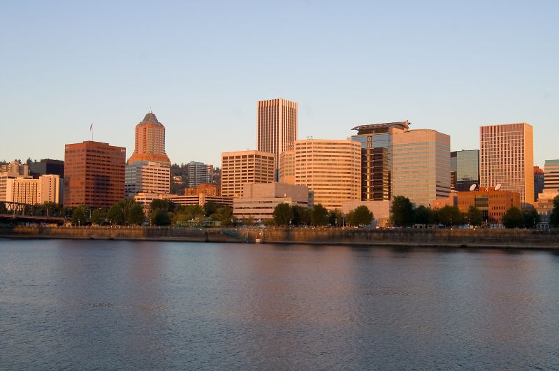 Portland vem recebendo muitos profissionais jovens em busca de qualidade de vida | Stu Seeger Creative Commons