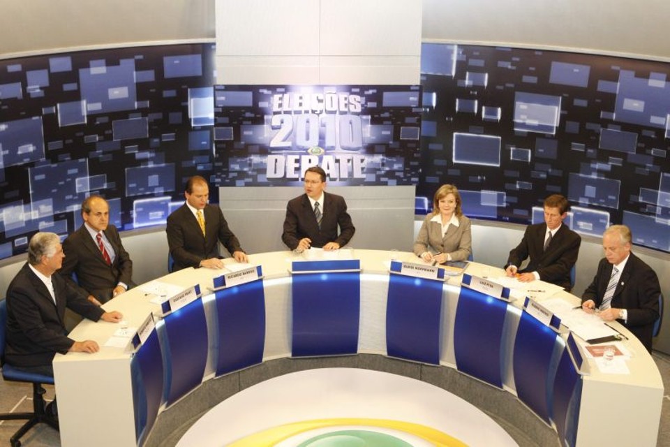 Debate entre candidatos ao Senado no PR: preste atenção no que eles falam. | Daniel Castellano / Gazeta do Povo