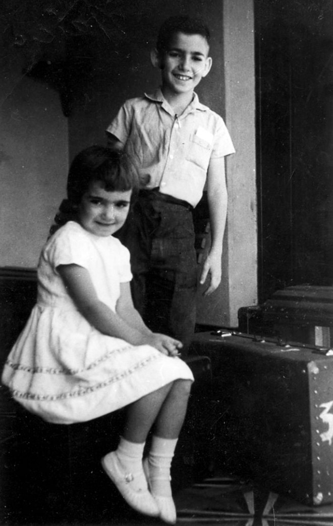 Os irmãos Gilberto Carvalho e Marcia Lopes, em foto da infância: da família humilde de Londrina aos altos escalões de Brasília |