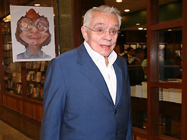 Humorista Chico Anysio está internado desde a última quinta-feira |