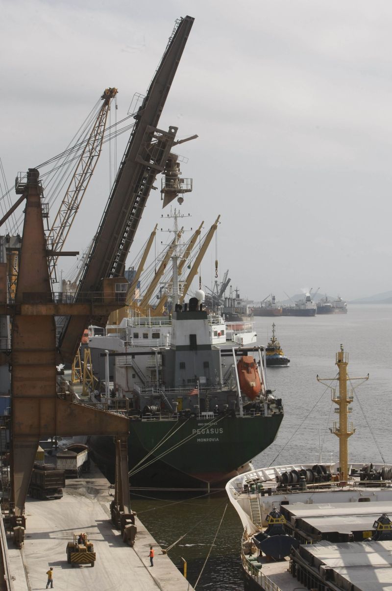 Porto de Paranaguá: produtos básicos dominam pauta de embarques do estado | Aniele Nascimento/ Gazeta do Povo