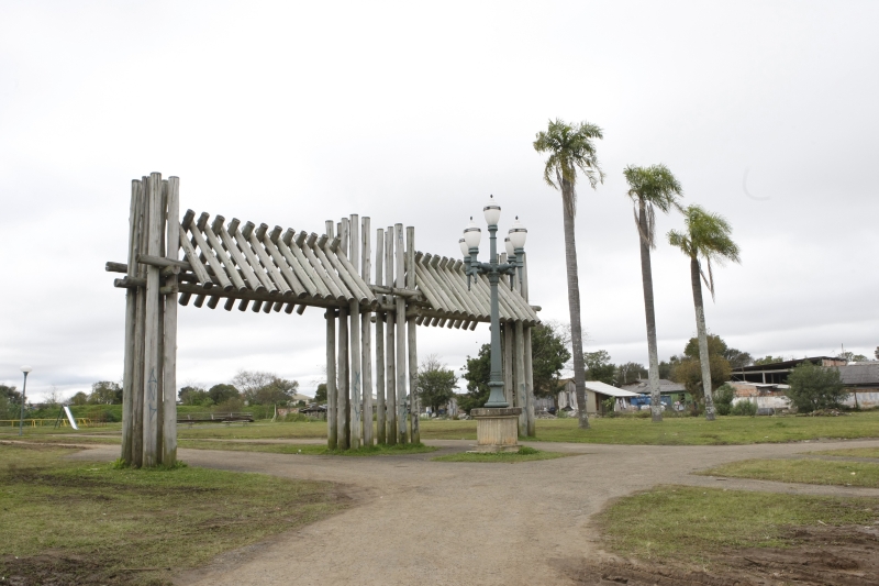 Entorno do Parque Cajuru tem construções simples | Aniele Nascimento/Gazeta do Povo