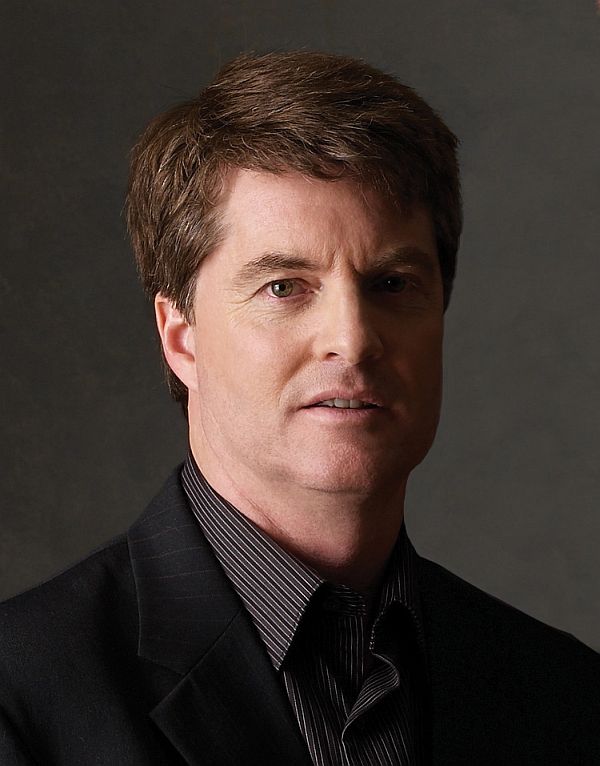 Dacre Stoker, sobrinho-bisneto do autor de Drácula (1897): temas para atrair os jovens e Jostein Garder, de O Mundo de Sofia | Divulgação