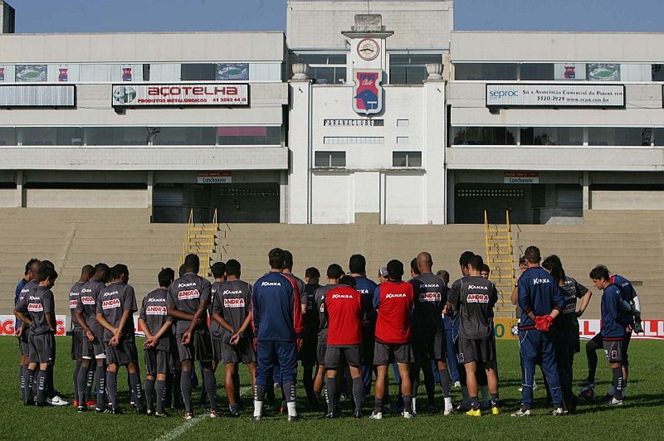 Mau momento preocupa jogadores do Paraná, que pensam em virada | Ivonaldo Alexandre / Agência de Notícias Gazeta do Povo