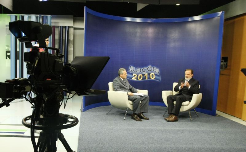 Na entrevista, Osmar também falou sobre suas alianças e sua política de segurança | Daniel Castellano / Gazeta do Povo