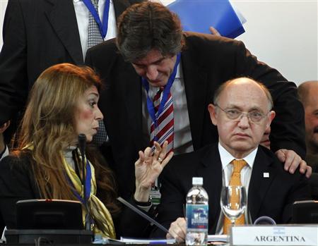 A ministra de Indústria e Comércio, Débora Giorgi, e outros ministros argentinos participaram da reunião nesta segunda-feira em San Juan | REUTERS/Marcos Brindicci