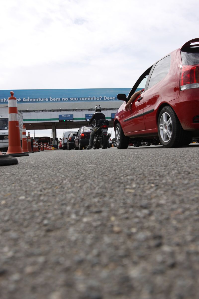 Praça de Pedágio na BR-277: empresas arrecadaram R$ 1,08 bilhão em 2009 | Giuliano Gomes / Gazeta do Povo