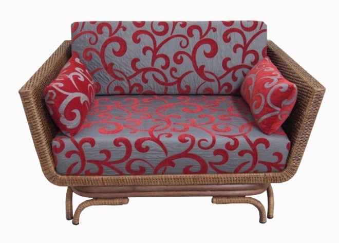 Combinando fibra e tecido estampado, Poltrona Uragano é lançamento da curitibana Desigan |