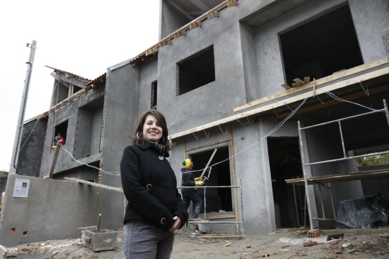 Cristiane Machado: R$ 95 mil de empréstimo para construir sobrados, com garantia do próprio terreno | Marcelo Elias/ Gazeta do Povo