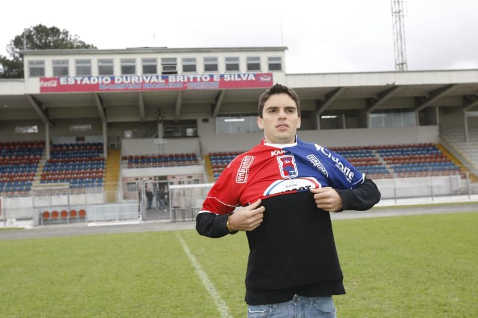 A chegada de Rodrigo Pimpão é uma das demonstrações da preocupação da diretoria tricolor com a queda de rendimento pós-Copa | Marcelo Elias / Gazeta do Povo