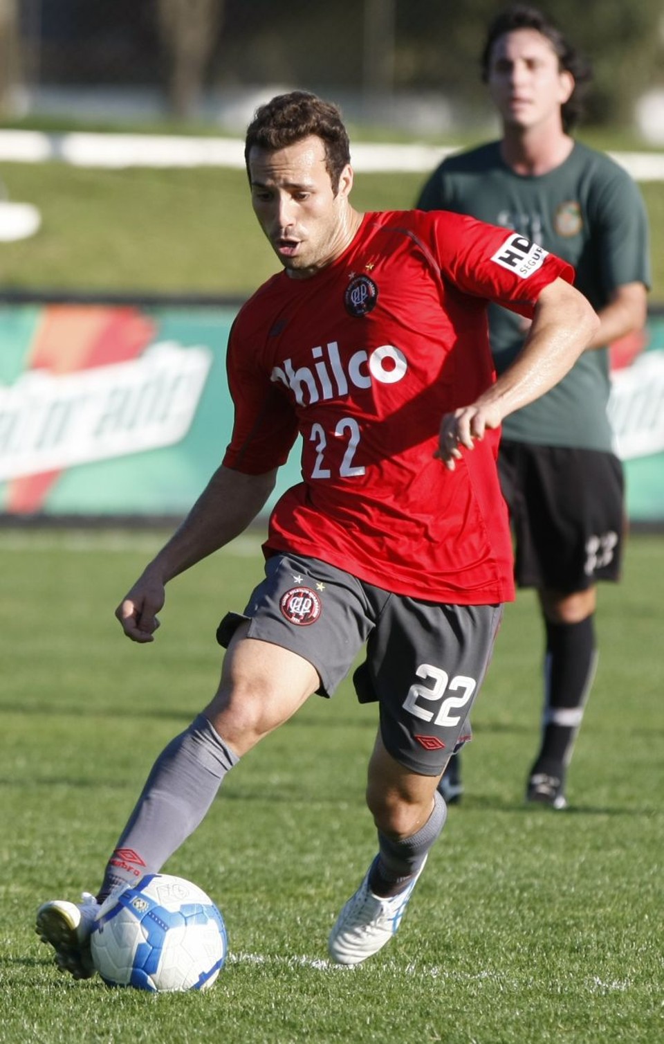 Com Branquinho, Atlético encontra o reserva-padrão Branquinho: dez jogos sob o comando de Carpegiani, nenhuma chance de jogar os 90 minutos | Daniel Castellano / Gazeta do Povo