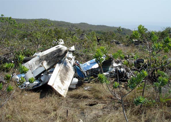Segundo a Polícia Federal, os estado dos destroços indica que o piloto não sobreviveu, embora seu corpo não tenha sido encontrado | Divulgação