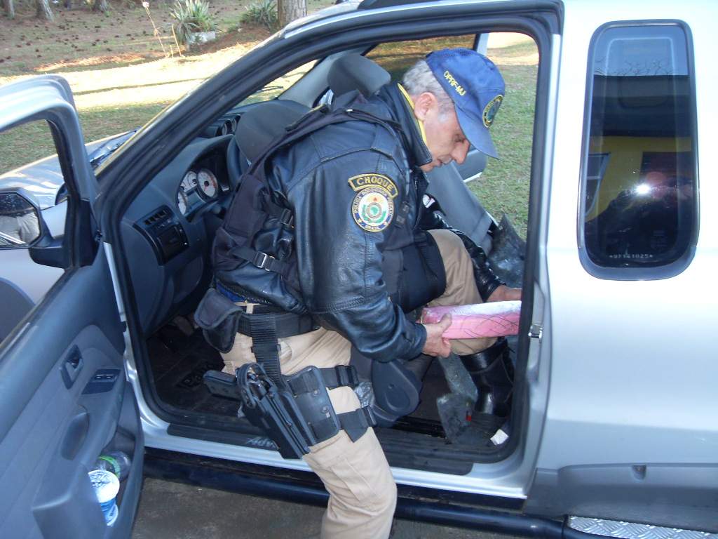Picape escondia 226 quilos de maconha. Veículo foi apreendido em Laranjeiras do Sul | Divulgação / PRF